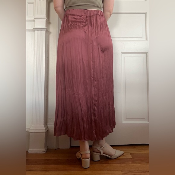 Zara pleated deep rose maxi skirt medium - Picture 3 of 6